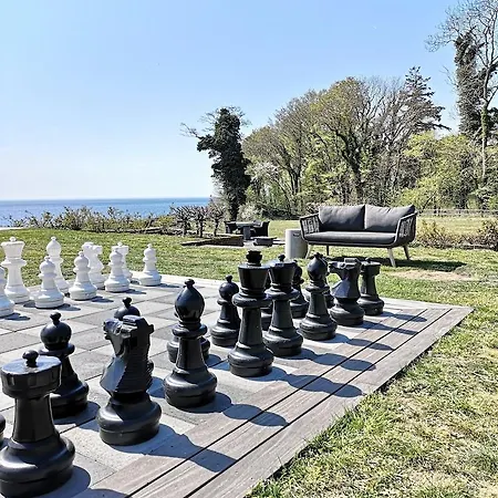 Fredensborg 4* 론네